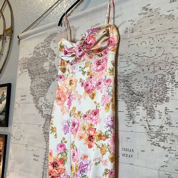 HOUSE OF CB 'Josefina' Ivory Floral Maxi Dress NWT - Picture 10 of 11